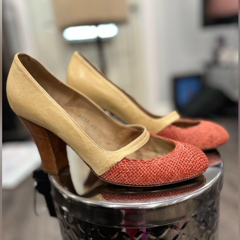 Dries Van Noten size 40 leather shoes in good condition.